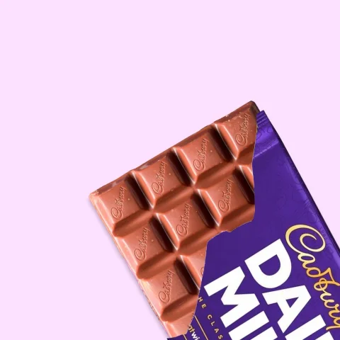 Cadbury Whole Nut Chocolate Bar 180 g