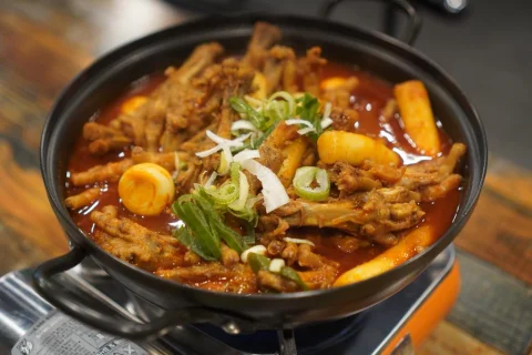 Best Dressed Chilled Chicken Feet Tray Pack