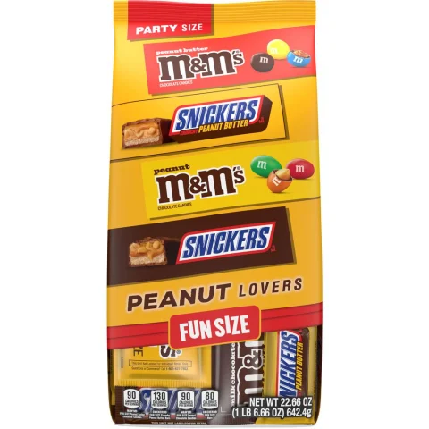 Snickers and M&M's Peanut and Peanut Butter Lovers Assorted Candy Pack 642.4 g / 22.66 oz
