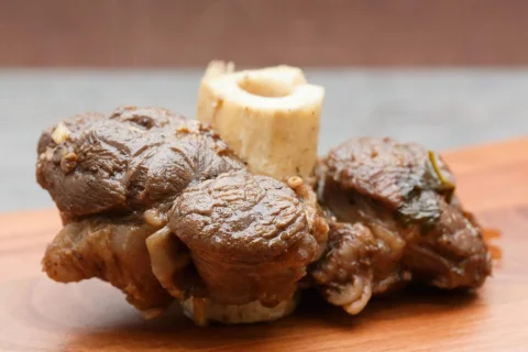 Lillan Frozen Cow Foot, Bag 2 kg / 4.4 lb