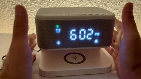 PocketTunes Wireless Alarm Clock with Charging Base